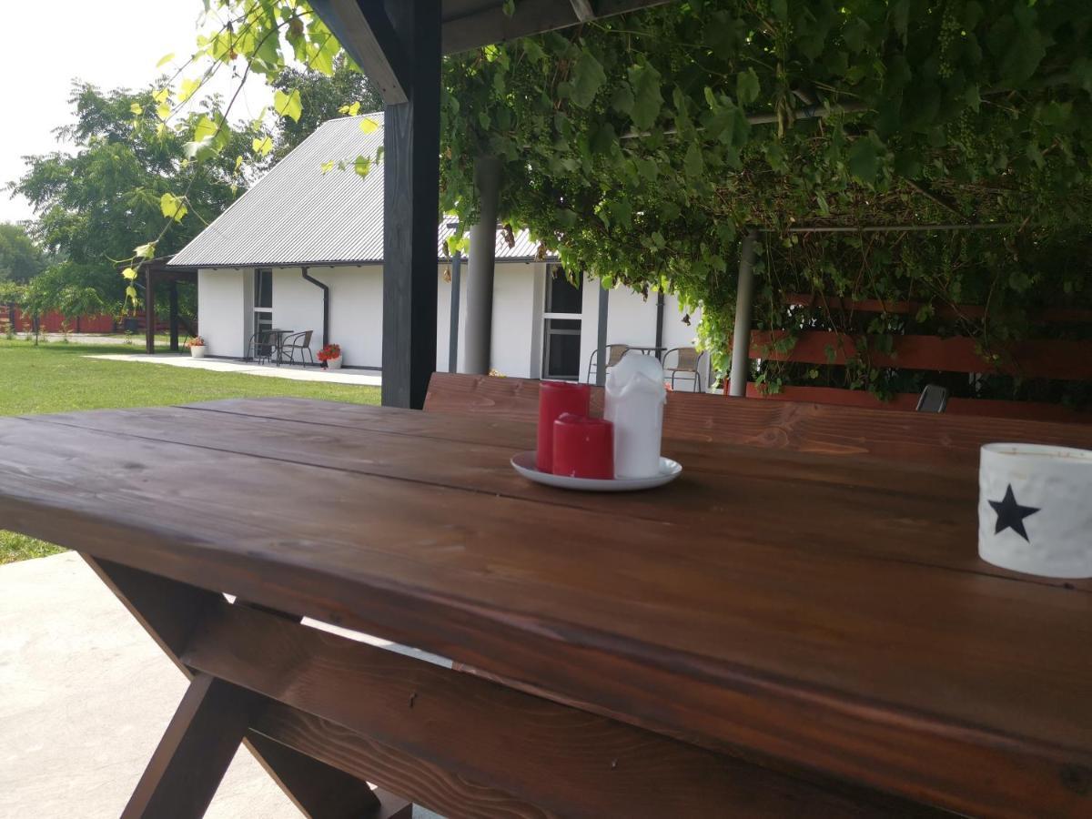 Apartamento Agrochalupki Korczowa Exterior foto
