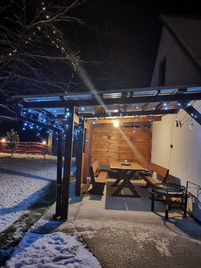 Apartamento Agrochalupki Korczowa Exterior foto